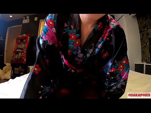 ❤️ Jong cosplay-meisie hou van seks tot orgasme met 'n spuit in 'n perdevrou en 'n blowjob. Asiatiese meisie met harige poes en pragtige tiete in tradisionele Japannese kostuum in amateurvideo wat masturbasie met fokspeelgoed wys. Sakura 3 OSAKAPORN. ️ Russiese pornografie by ons
